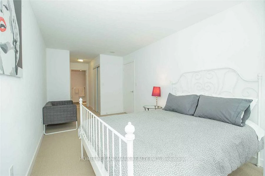 26, Capreol, Waterfront Communities C1, Toronto