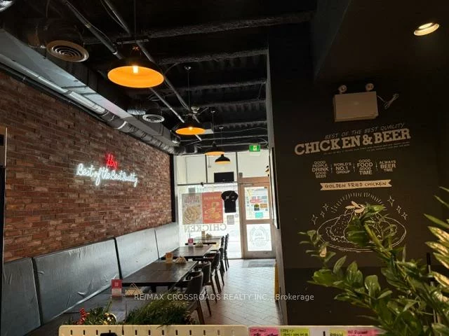 652, Spadina, University, Toronto
