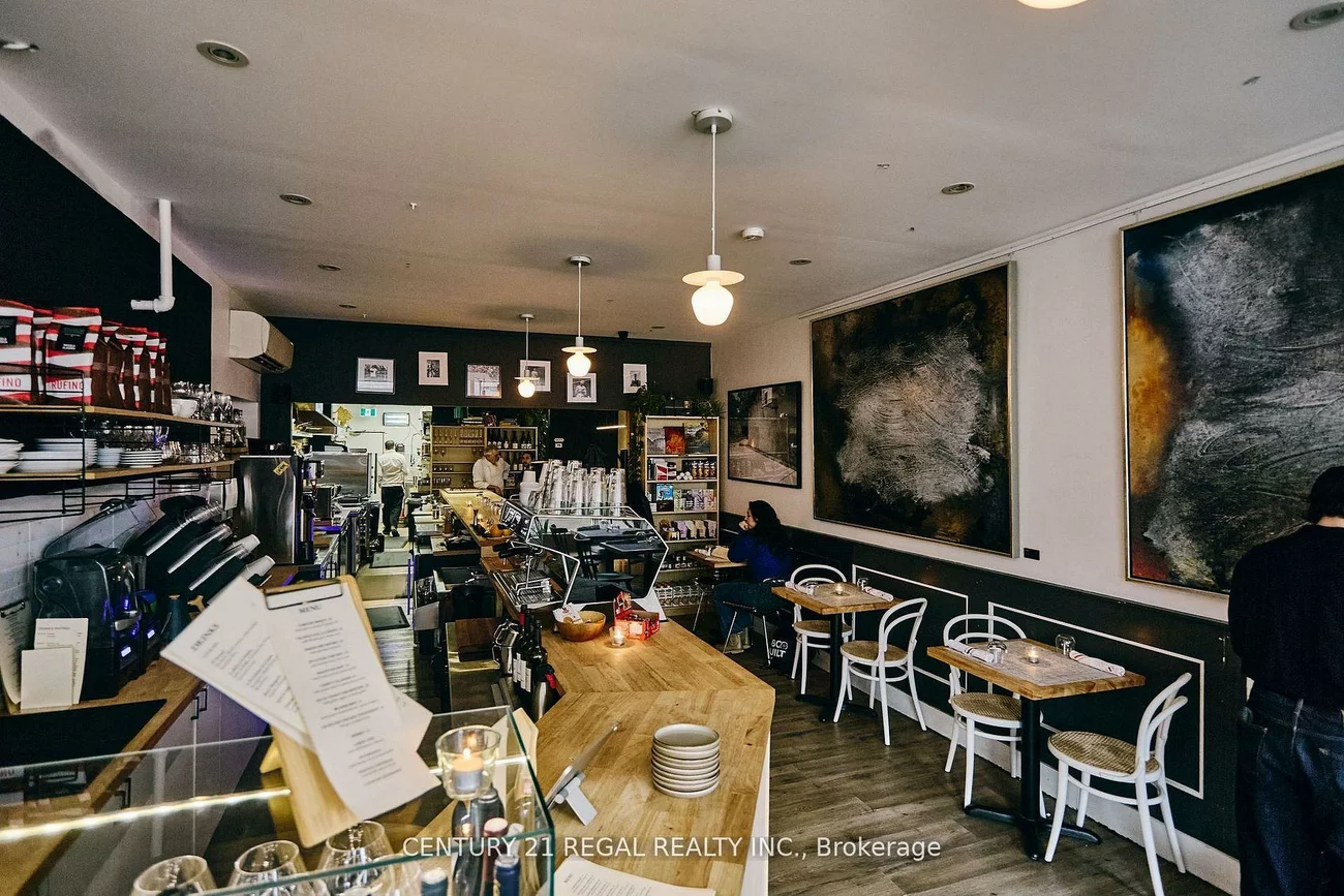 1134, Dundas, Trinity-Bellwoods, Toronto
