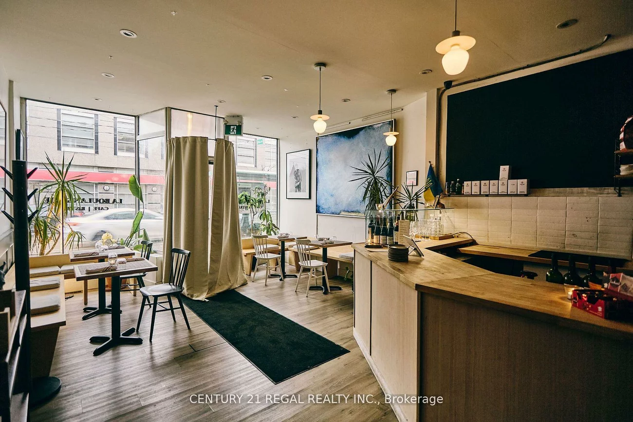1134, Dundas, Trinity-Bellwoods, Toronto