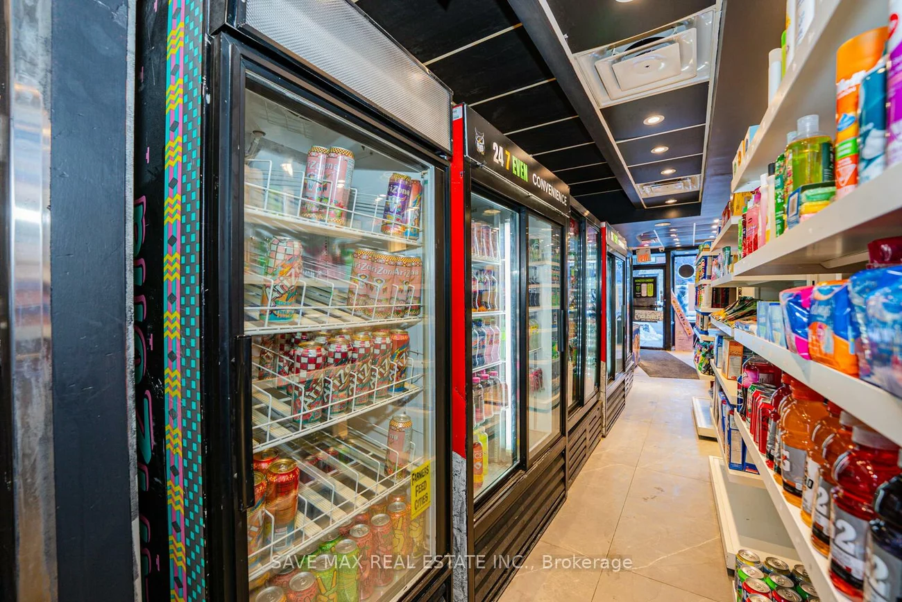 385, Queen, Waterfront Communities C1, Toronto