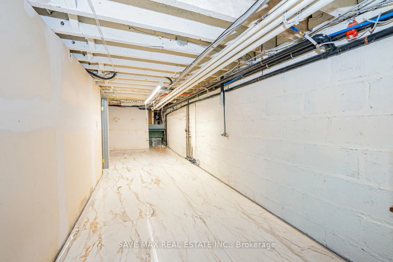385, Queen, Waterfront Communities C1, Toronto