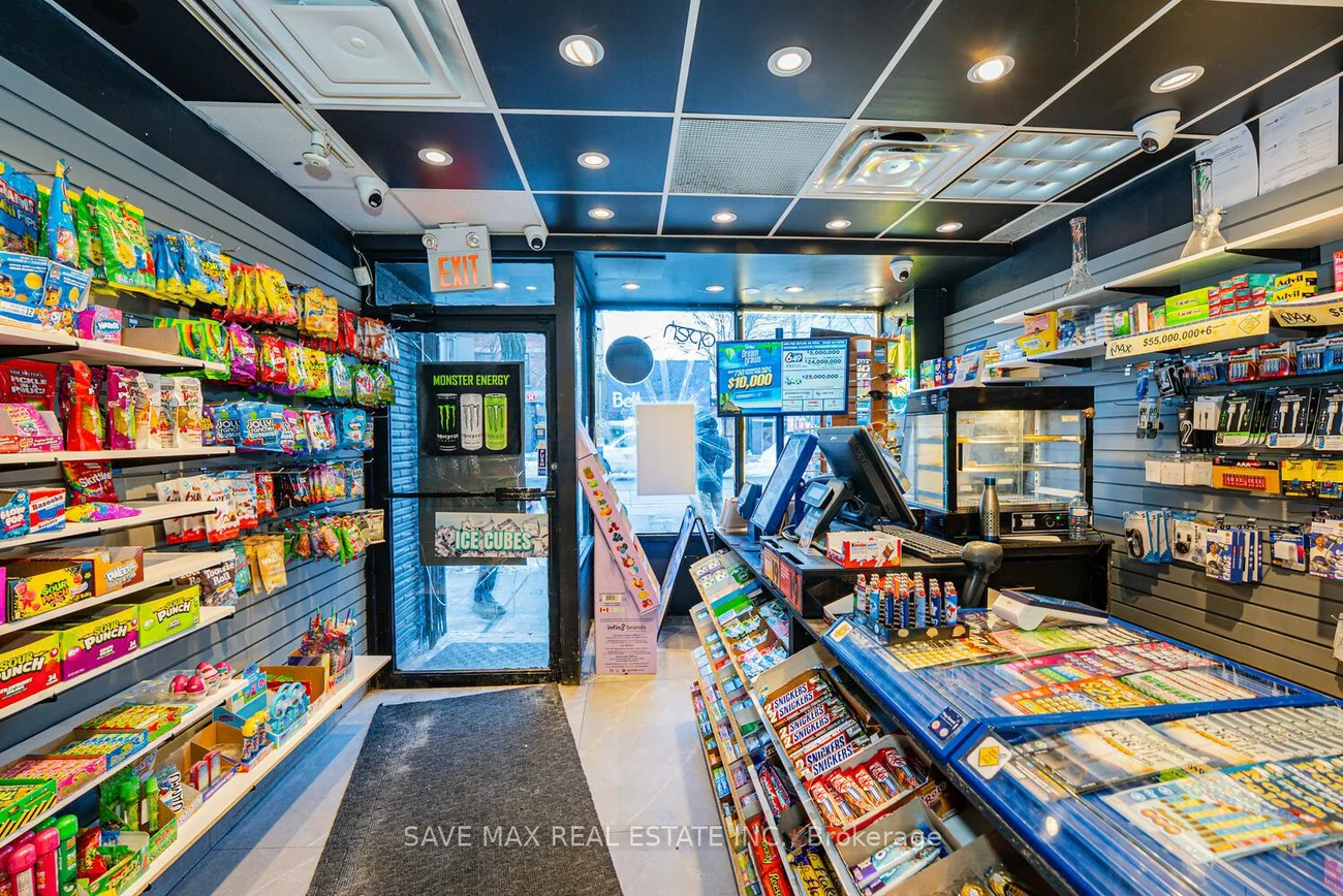 385, Queen, Waterfront Communities C1, Toronto