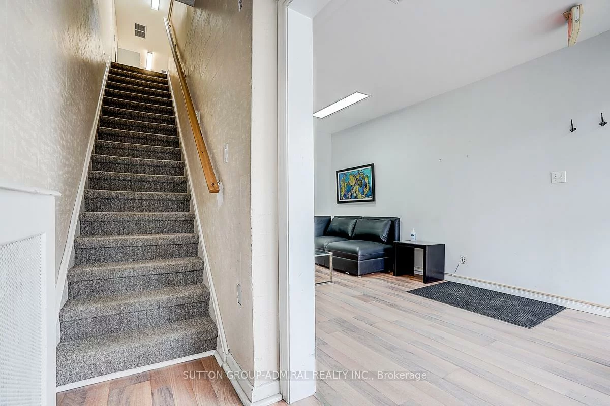 1184, Eglinton, Forest Hill North, Toronto