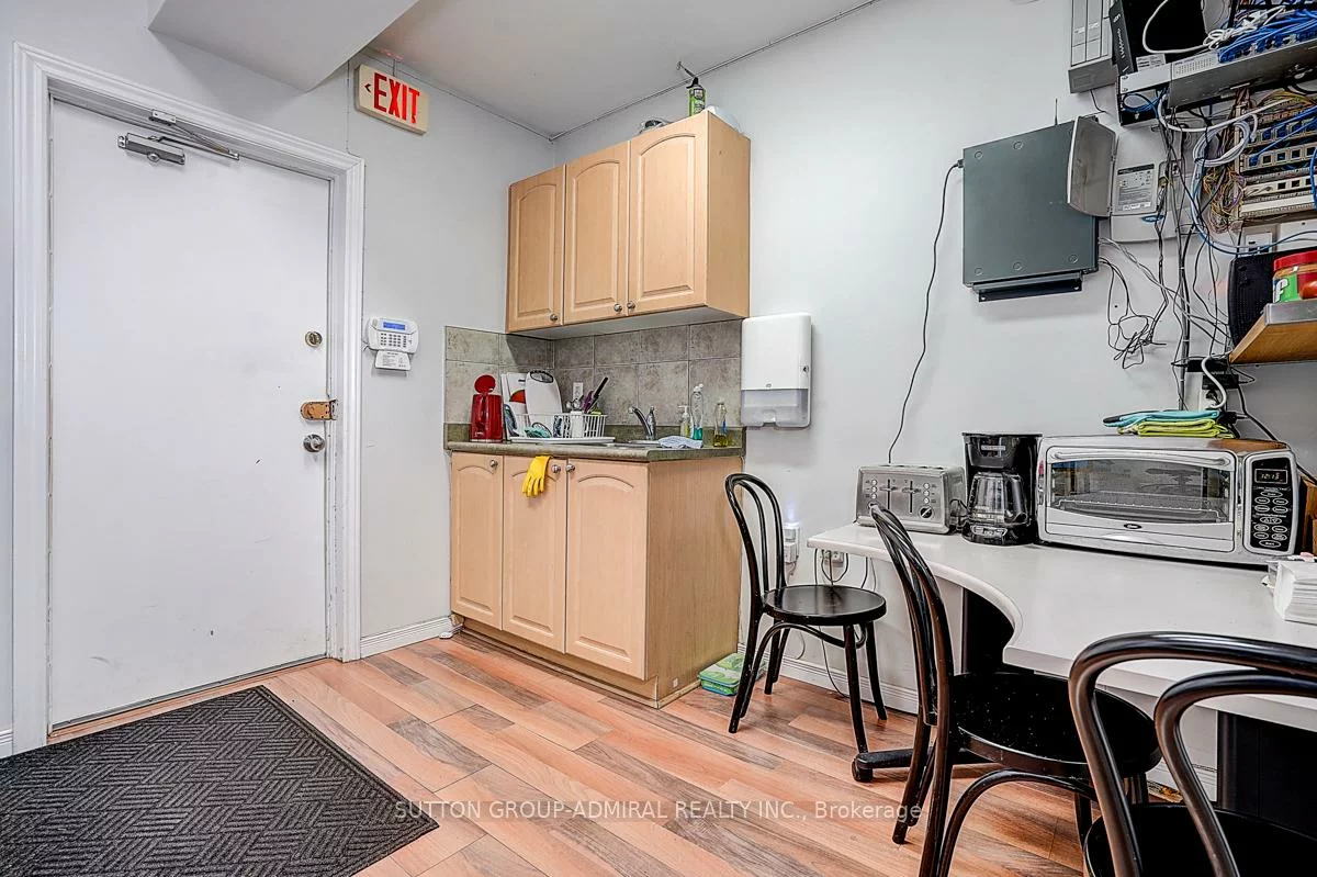 1184, Eglinton, Forest Hill North, Toronto
