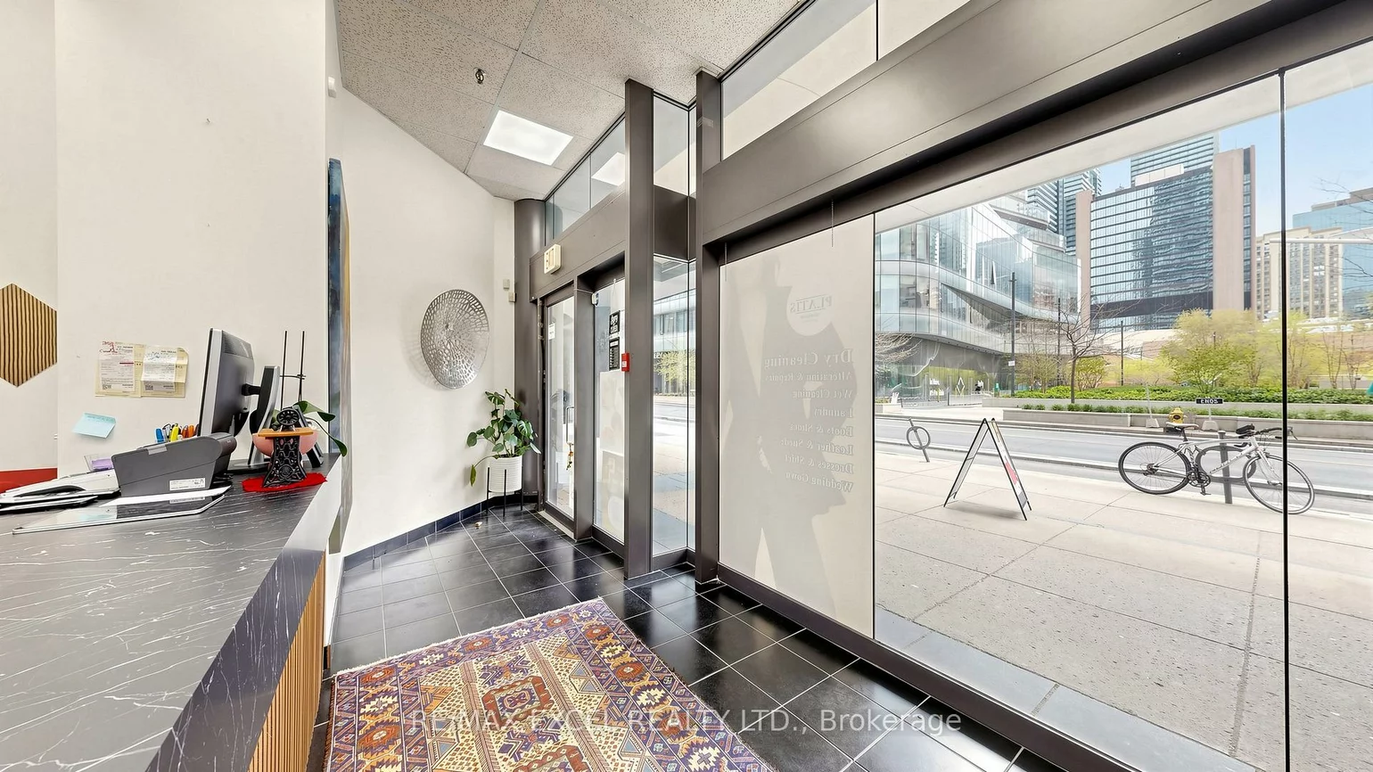 24, Wellesley, Bay Street Corridor, Toronto