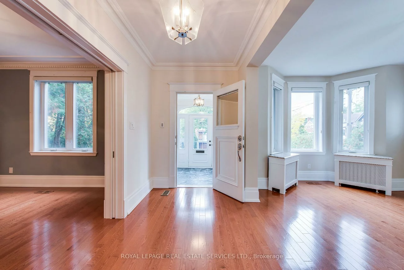 18, Shorncliffe, Casa Loma, Toronto
