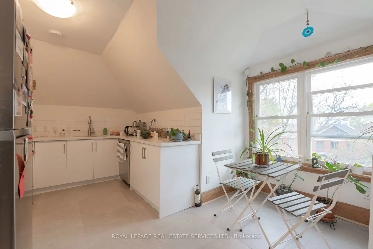 18, Shorncliffe, Casa Loma, Toronto