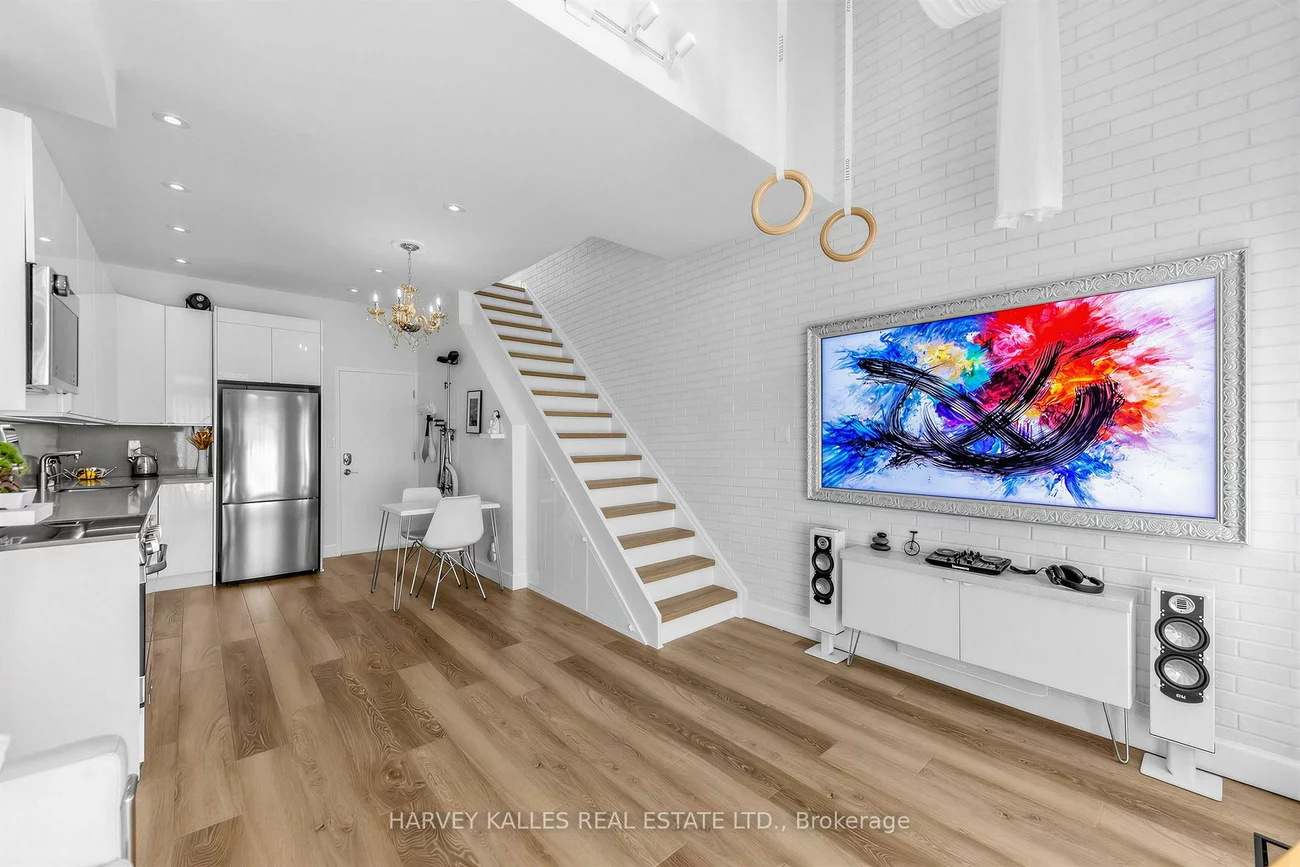 210, Gerrard, Moss Park, Toronto
