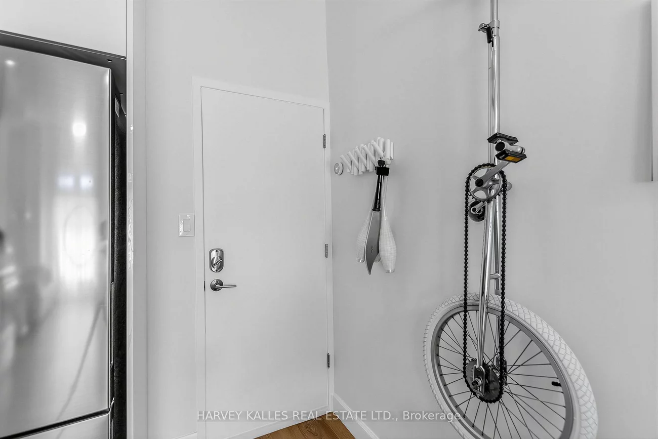210, Gerrard, Moss Park, Toronto
