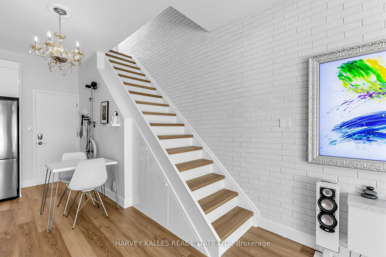 210, Gerrard, Moss Park, Toronto