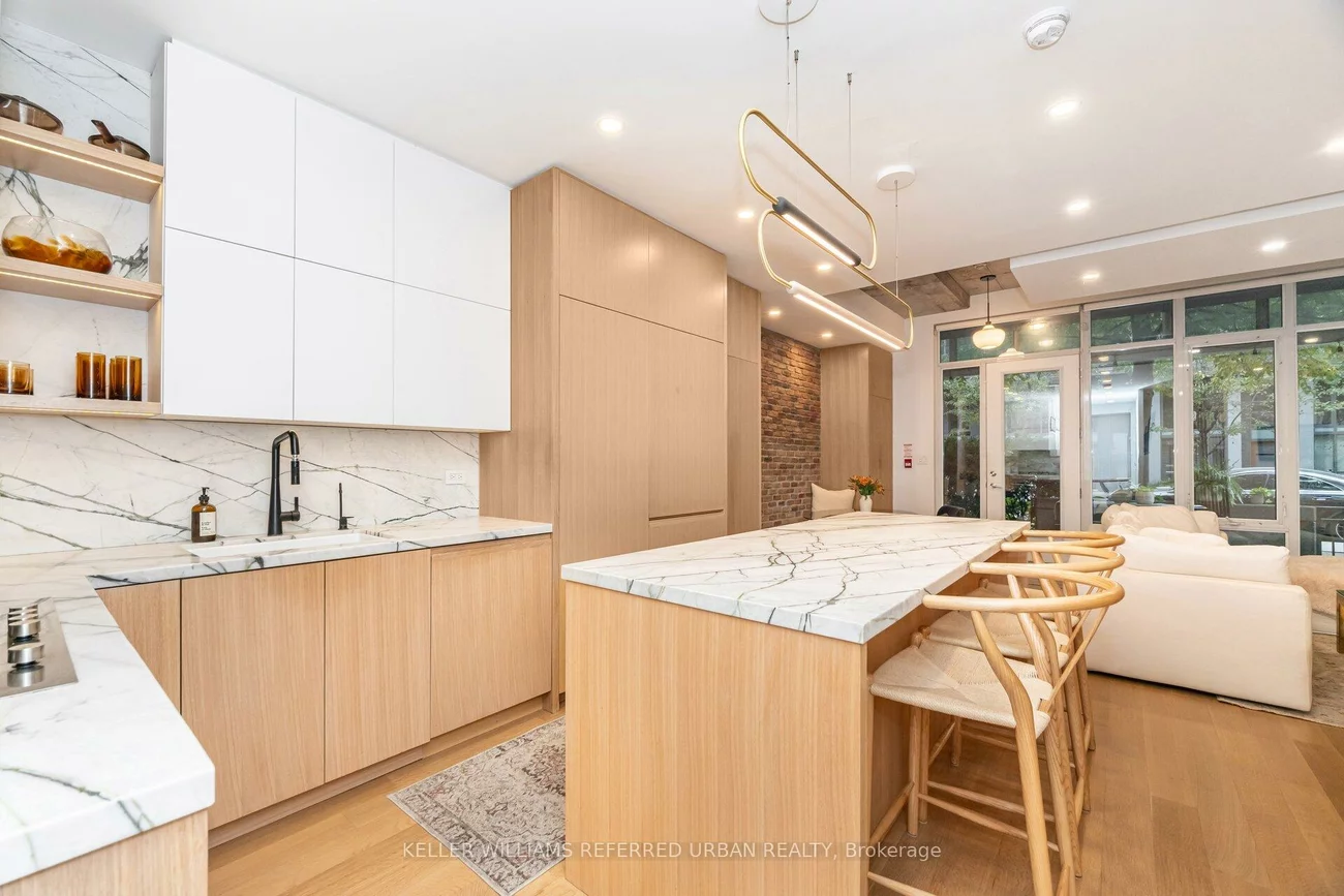 20, Stewart, Waterfront Communities C1, Toronto