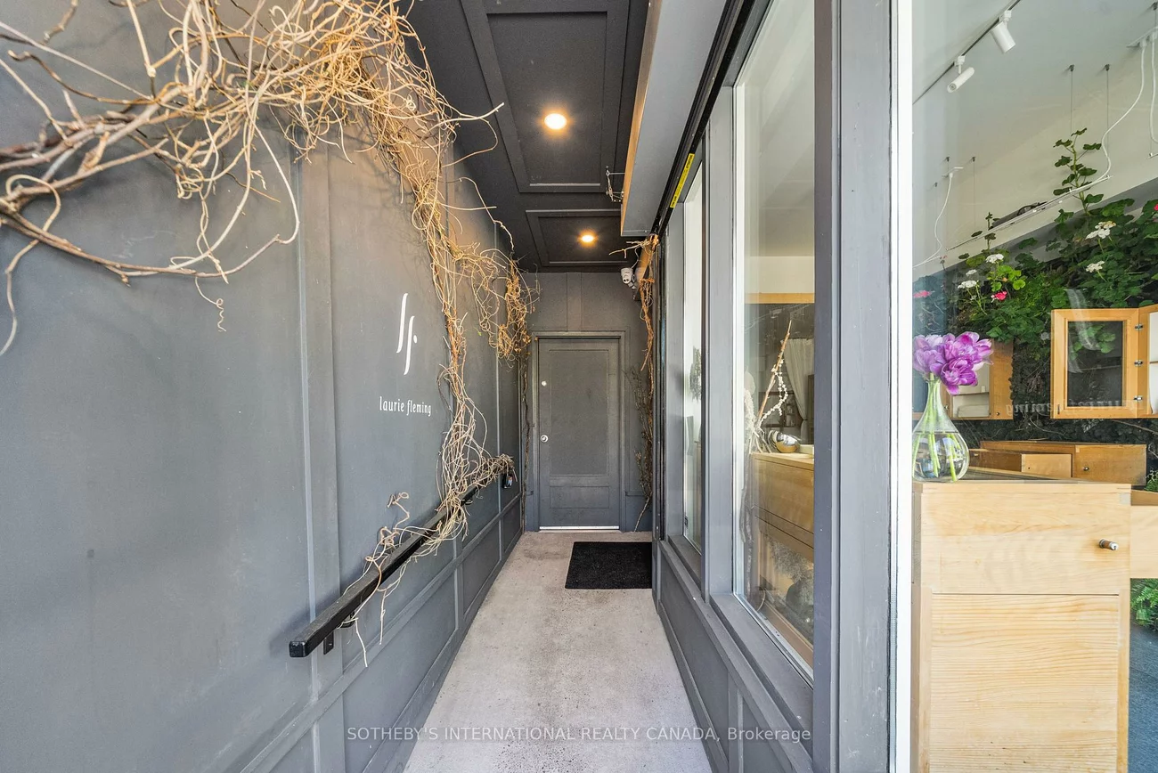 919, Queen, Niagara, Toronto