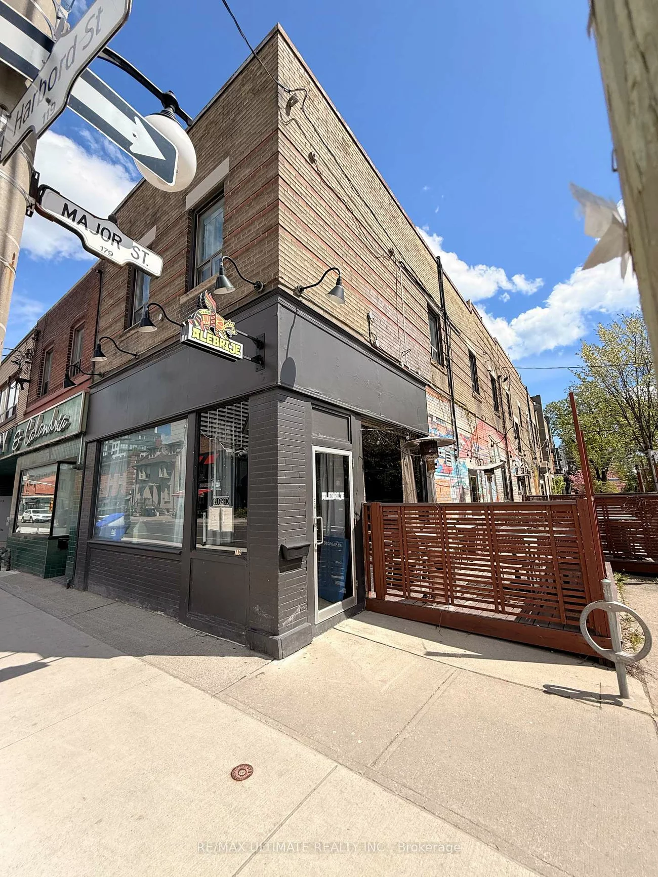 119, Harbord, University, Toronto