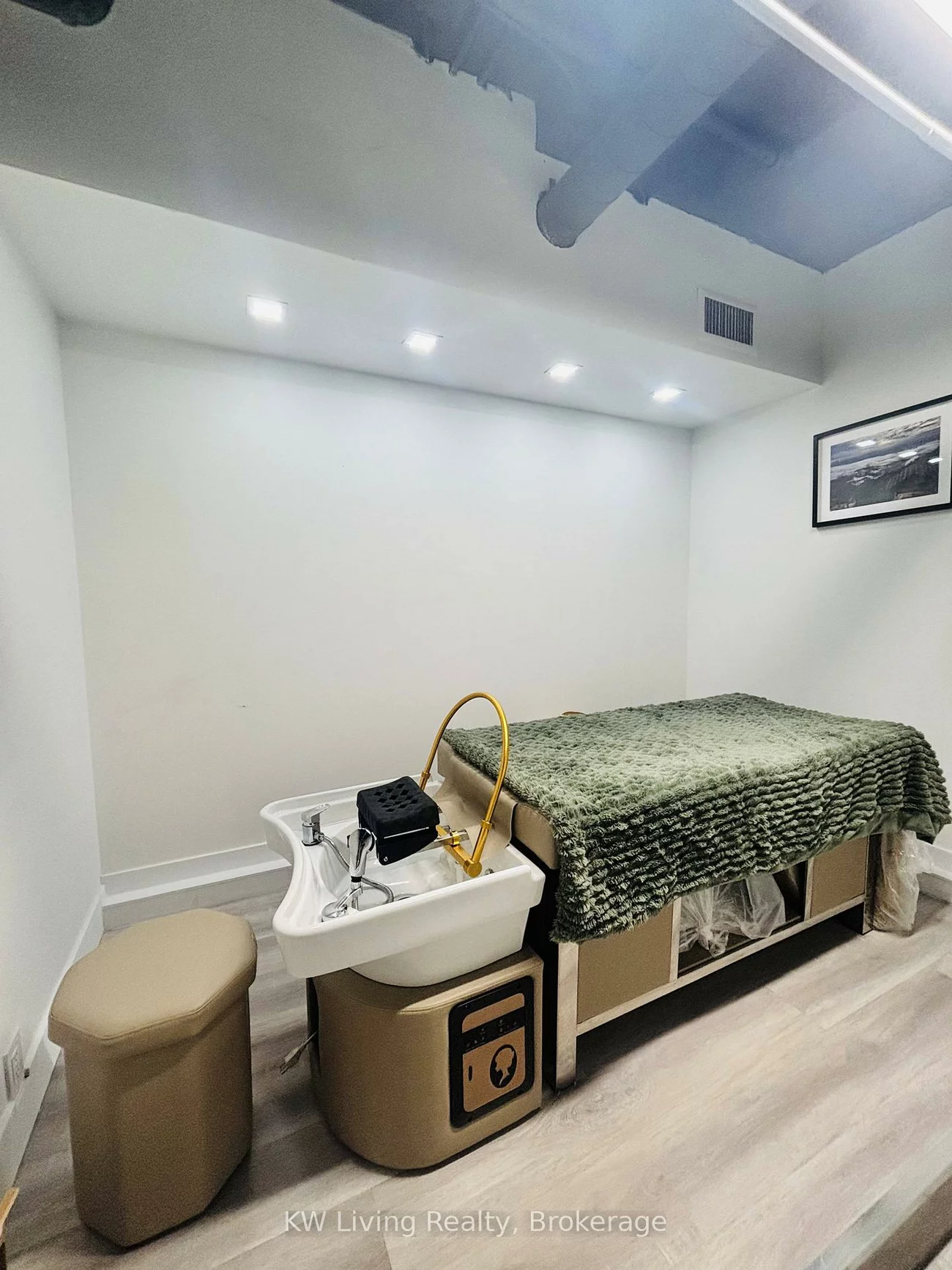 1300, Bay, Annex, Toronto