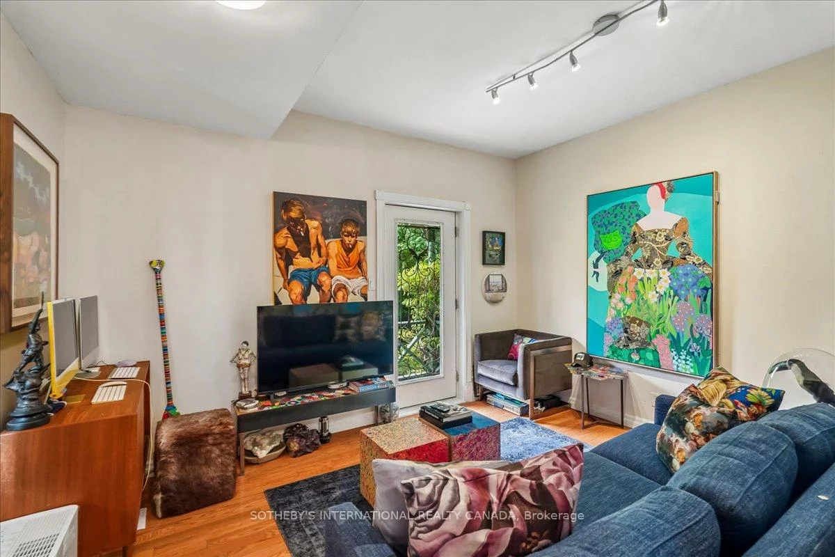 161, Winchester, Cabbagetown-South St. James Town, Toronto