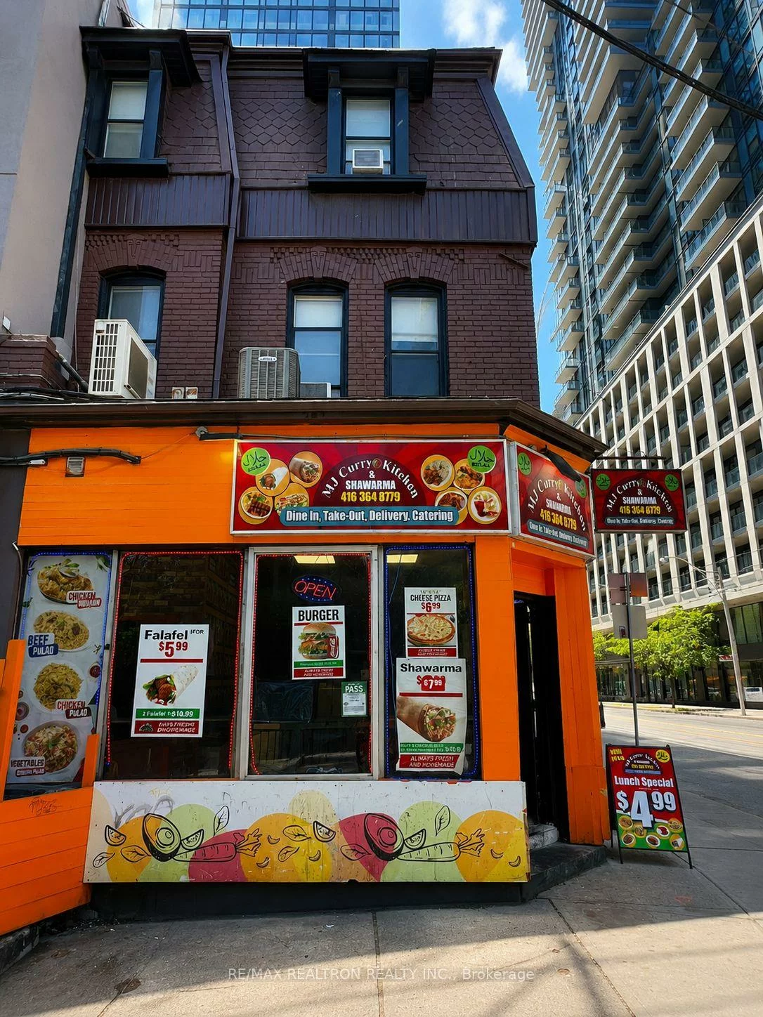 203, Dundas, Church-Yonge Corridor, Toronto