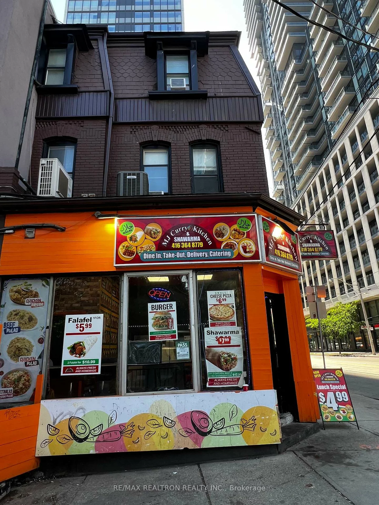203, Dundas, Church-Yonge Corridor, Toronto