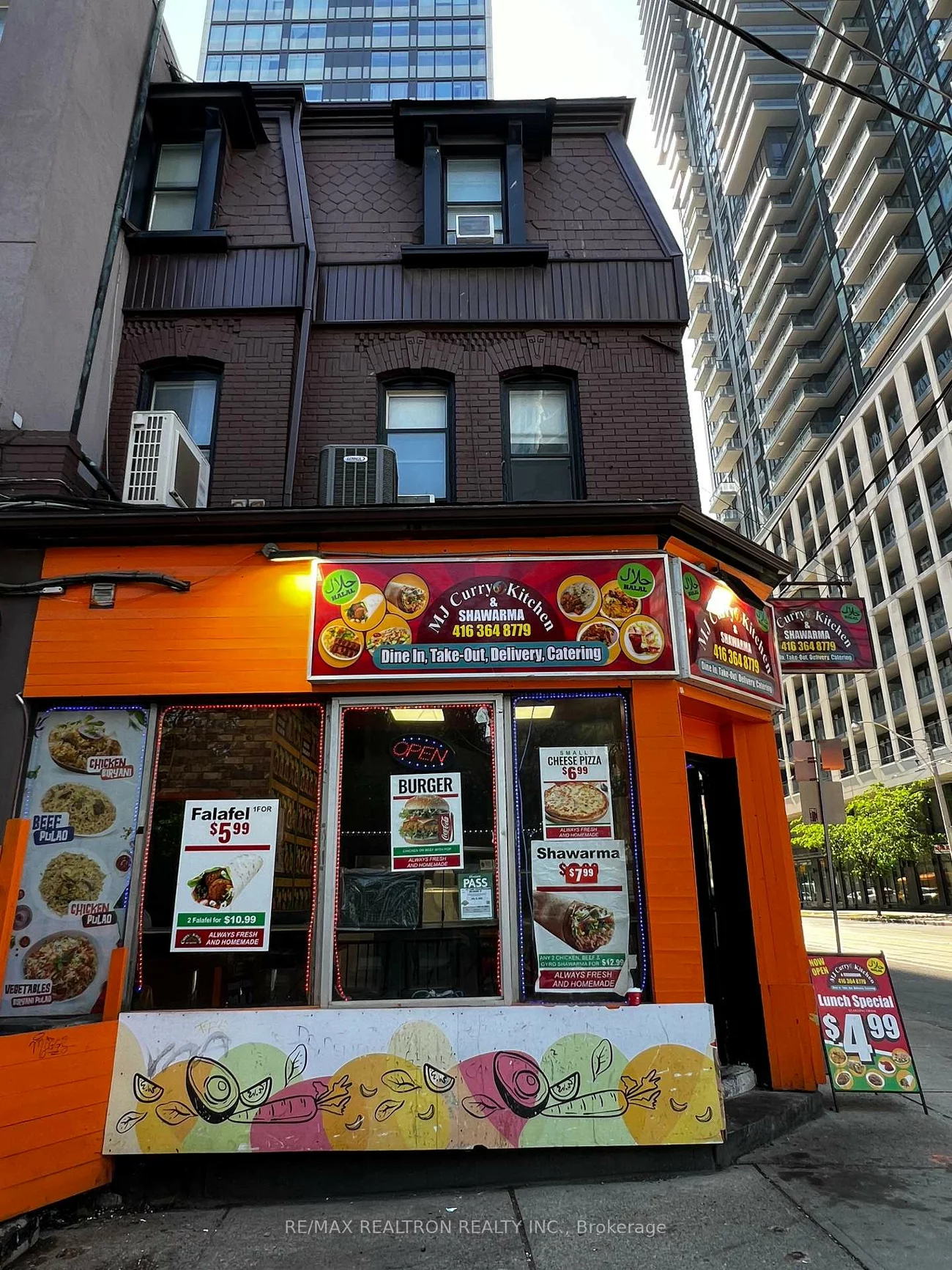 203, Dundas, Church-Yonge Corridor, Toronto