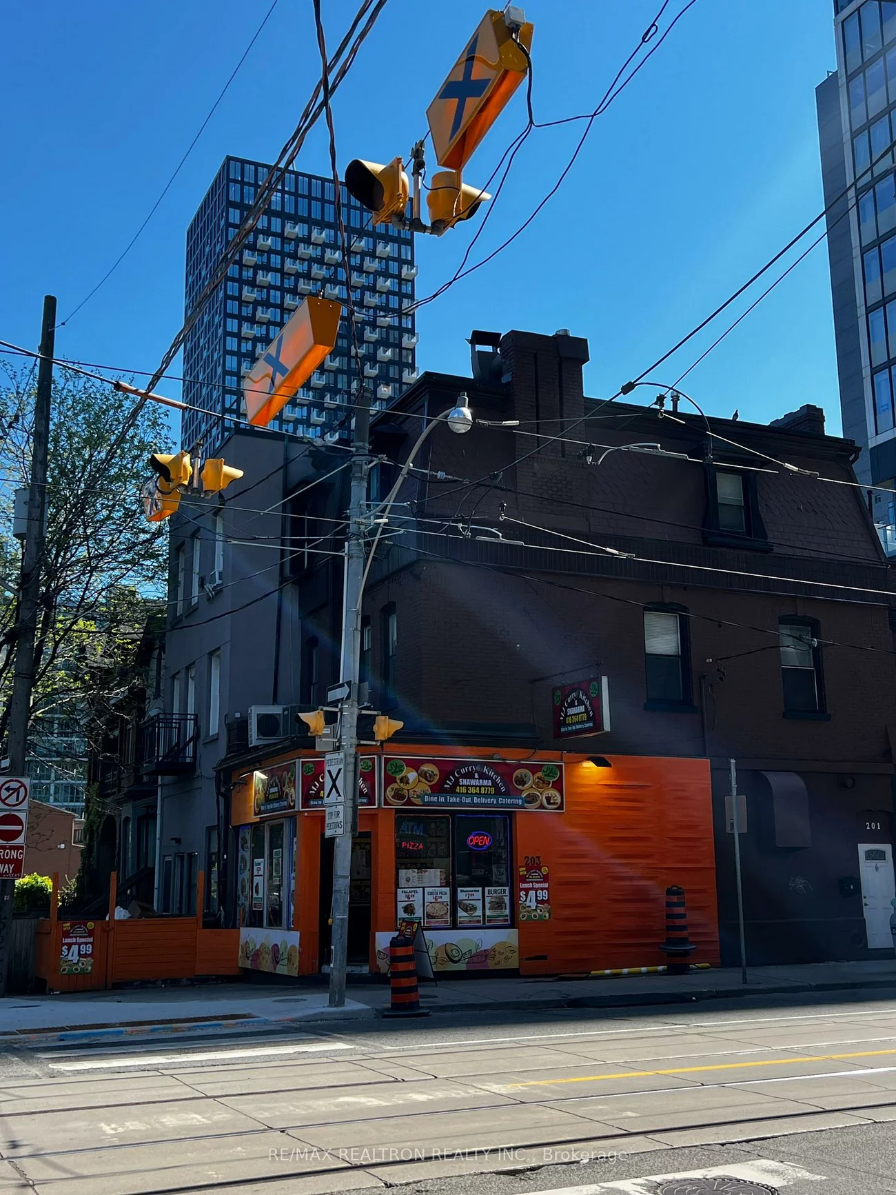 203, Dundas, Church-Yonge Corridor, Toronto
