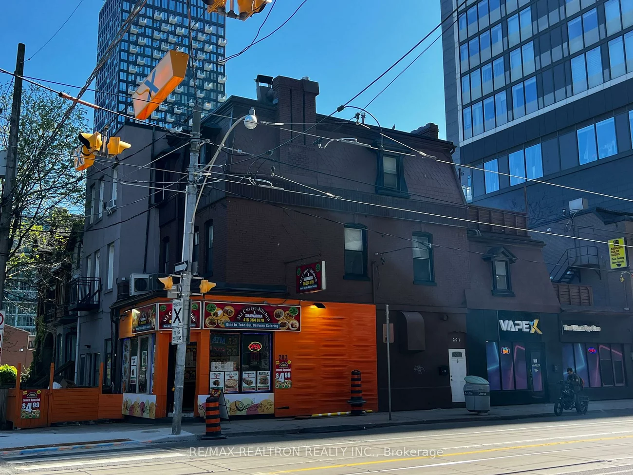 203, Dundas, Church-Yonge Corridor, Toronto
