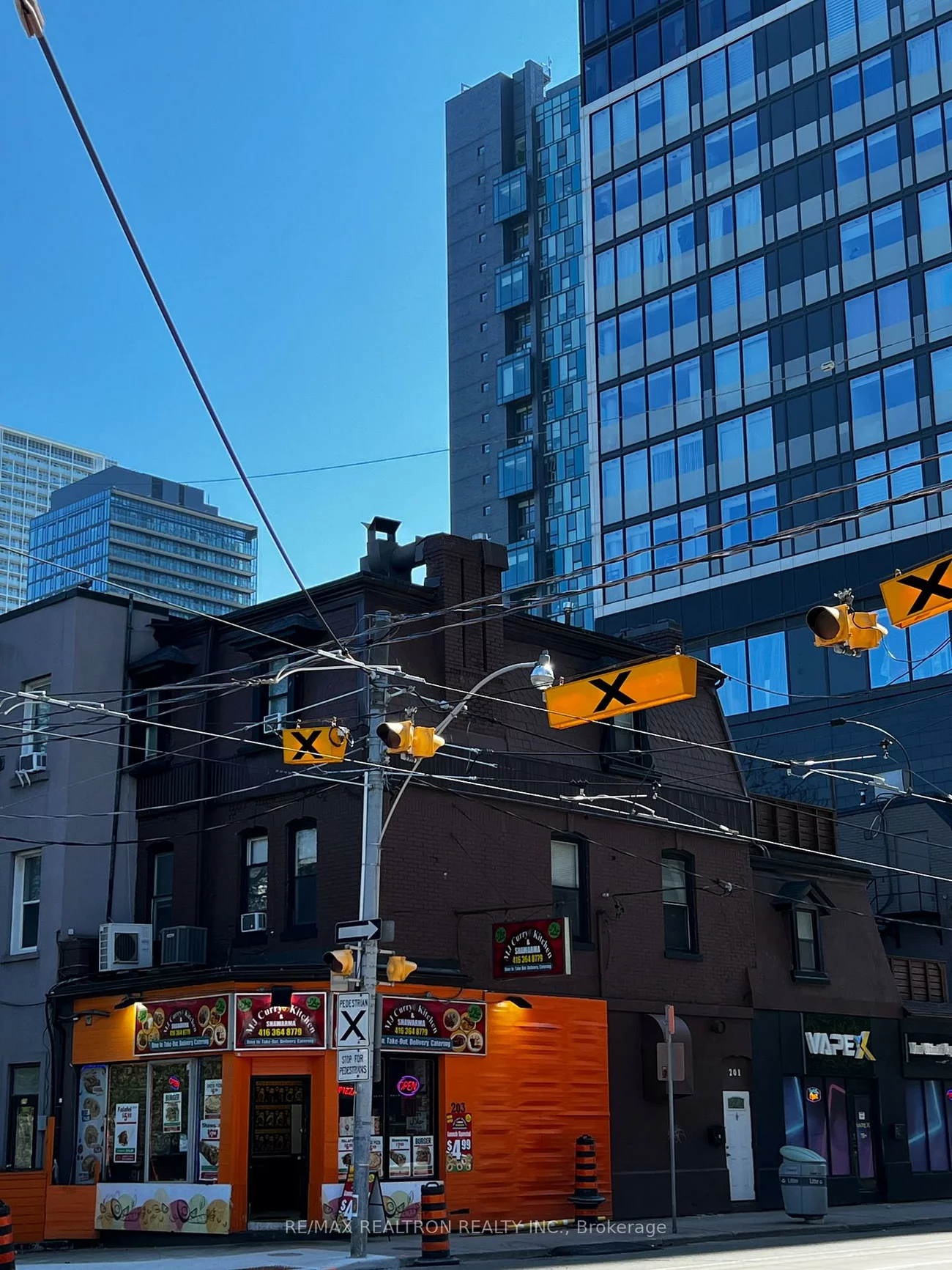 203, Dundas, Church-Yonge Corridor, Toronto