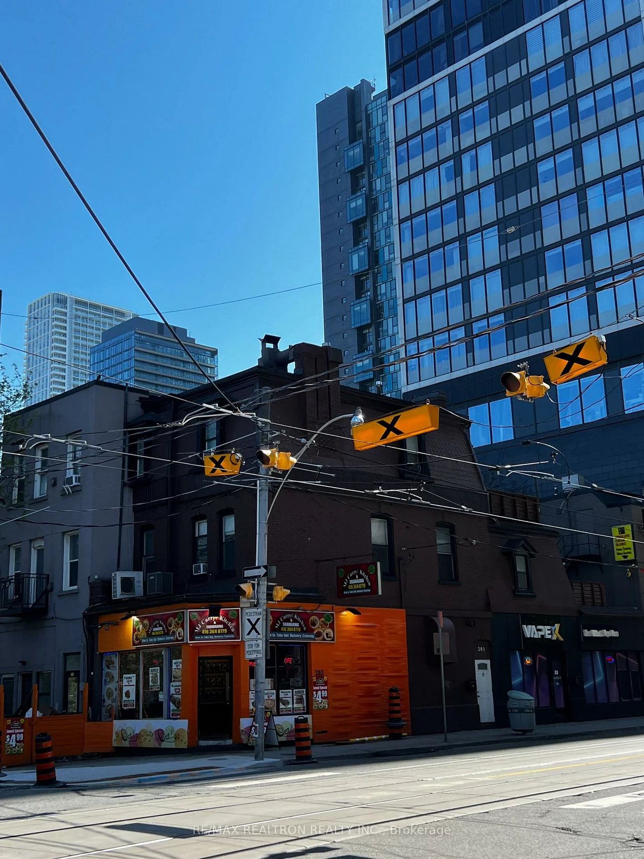 203, Dundas, Church-Yonge Corridor, Toronto