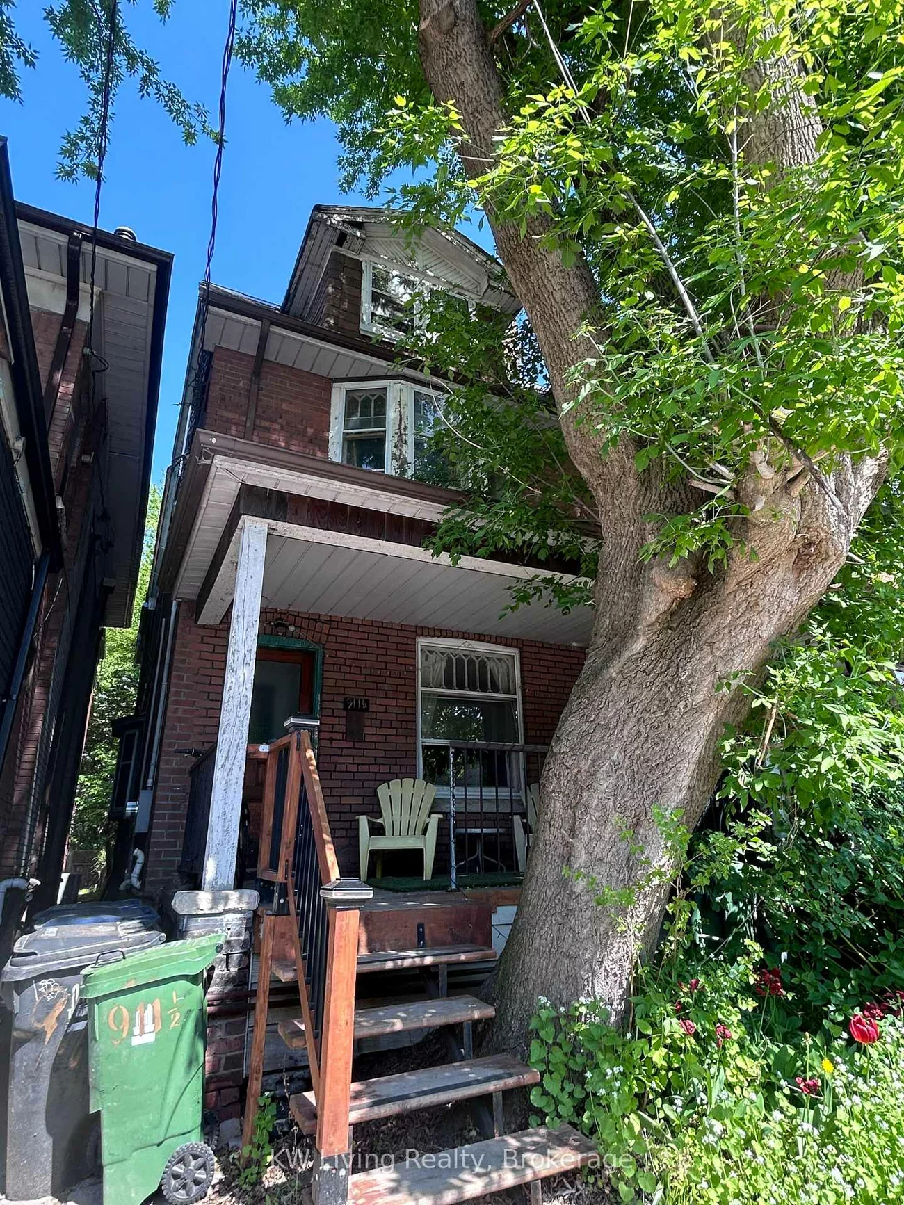 911 1/2, Bathurst, Annex, Toronto