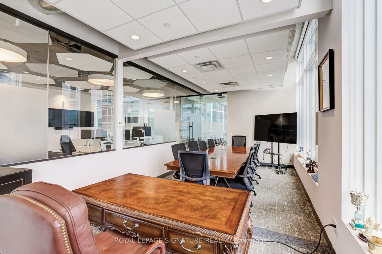 130, Queens, Waterfront Communities C8, Toronto
