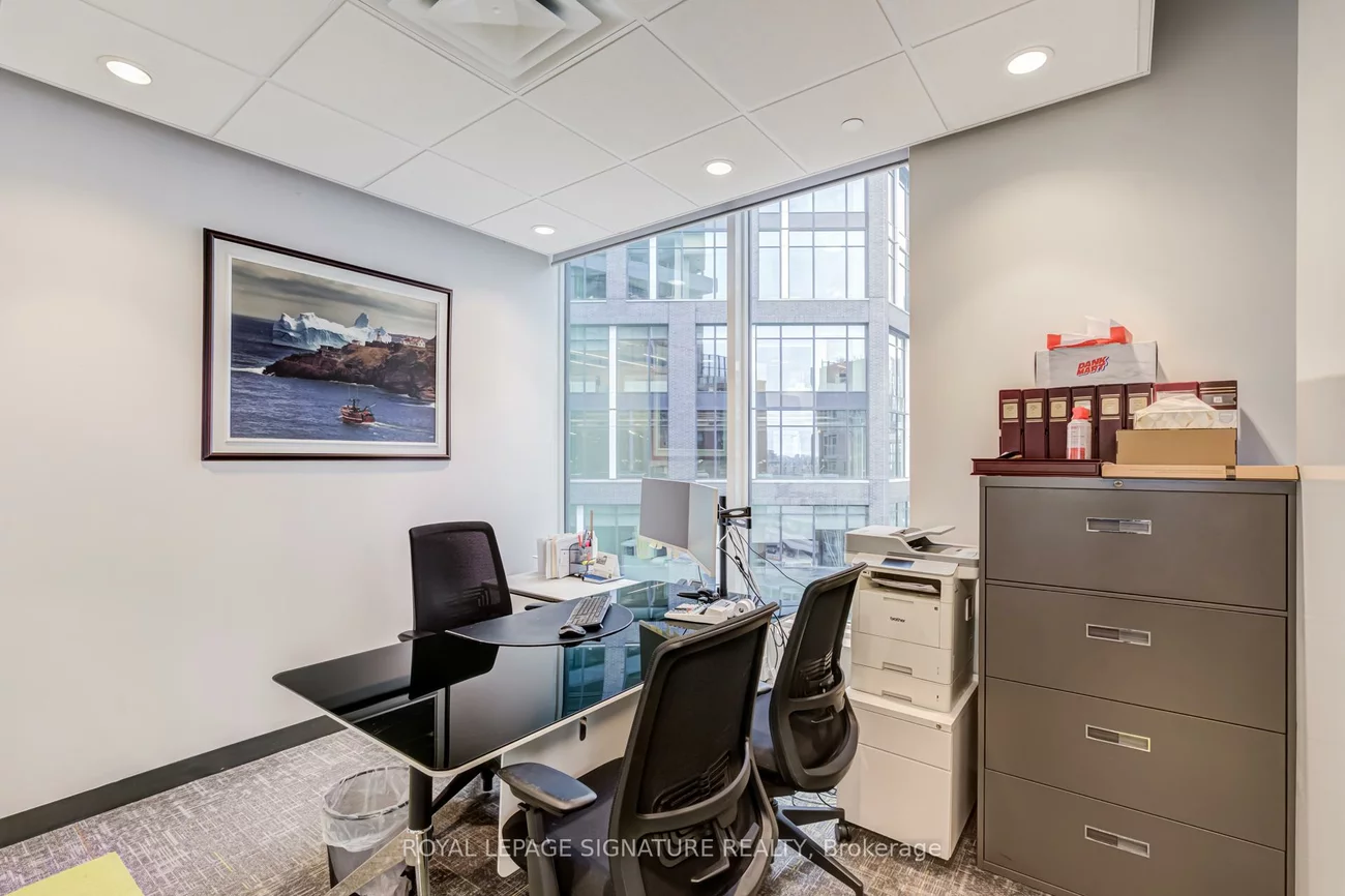 130, Queens, Waterfront Communities C8, Toronto