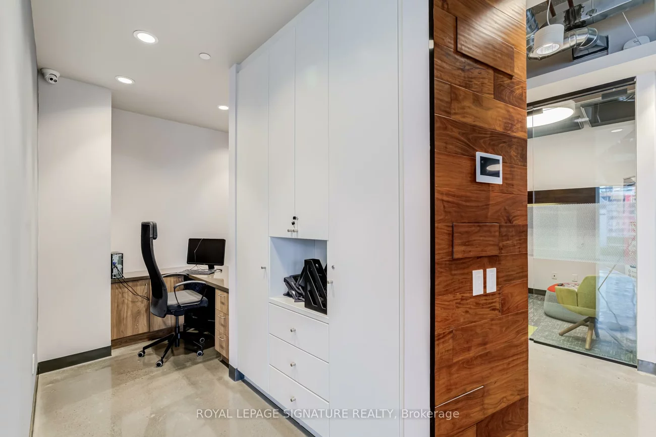 130, Queens, Waterfront Communities C8, Toronto