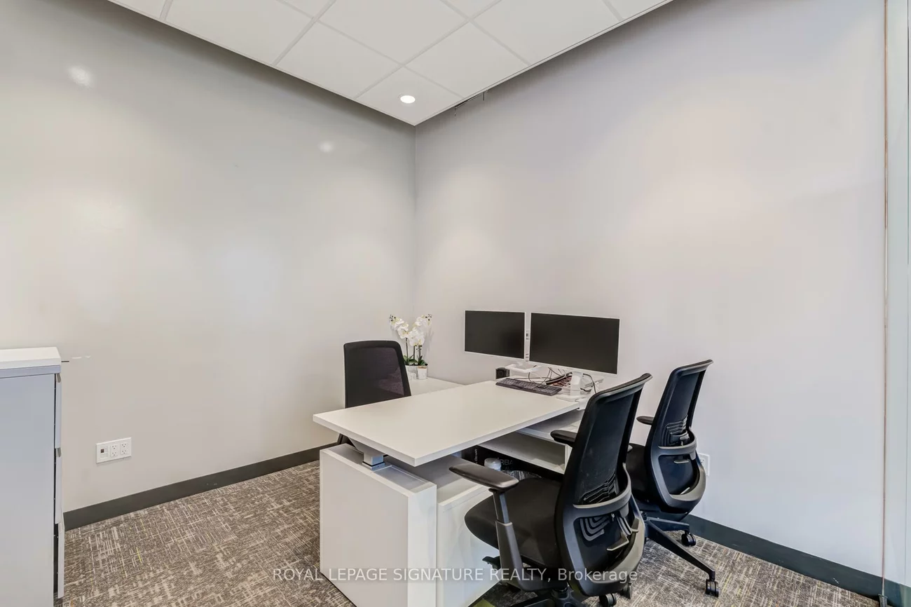 130, Queens, Waterfront Communities C8, Toronto
