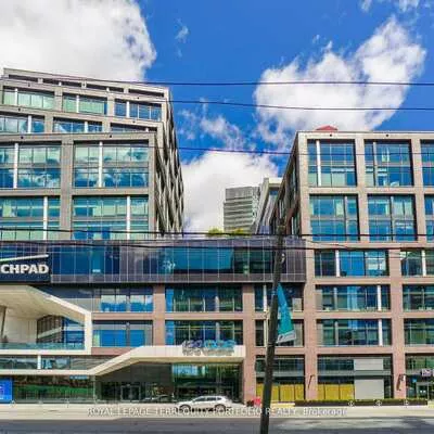 130, Queens, Waterfront Communities C8, Toronto