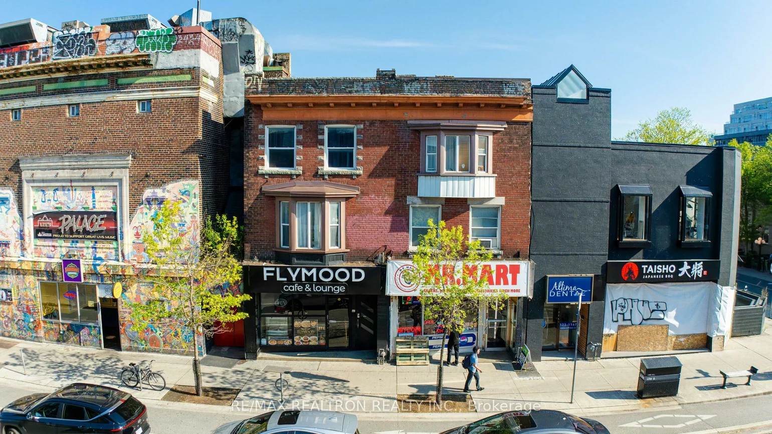 533, Bloor, University, Toronto