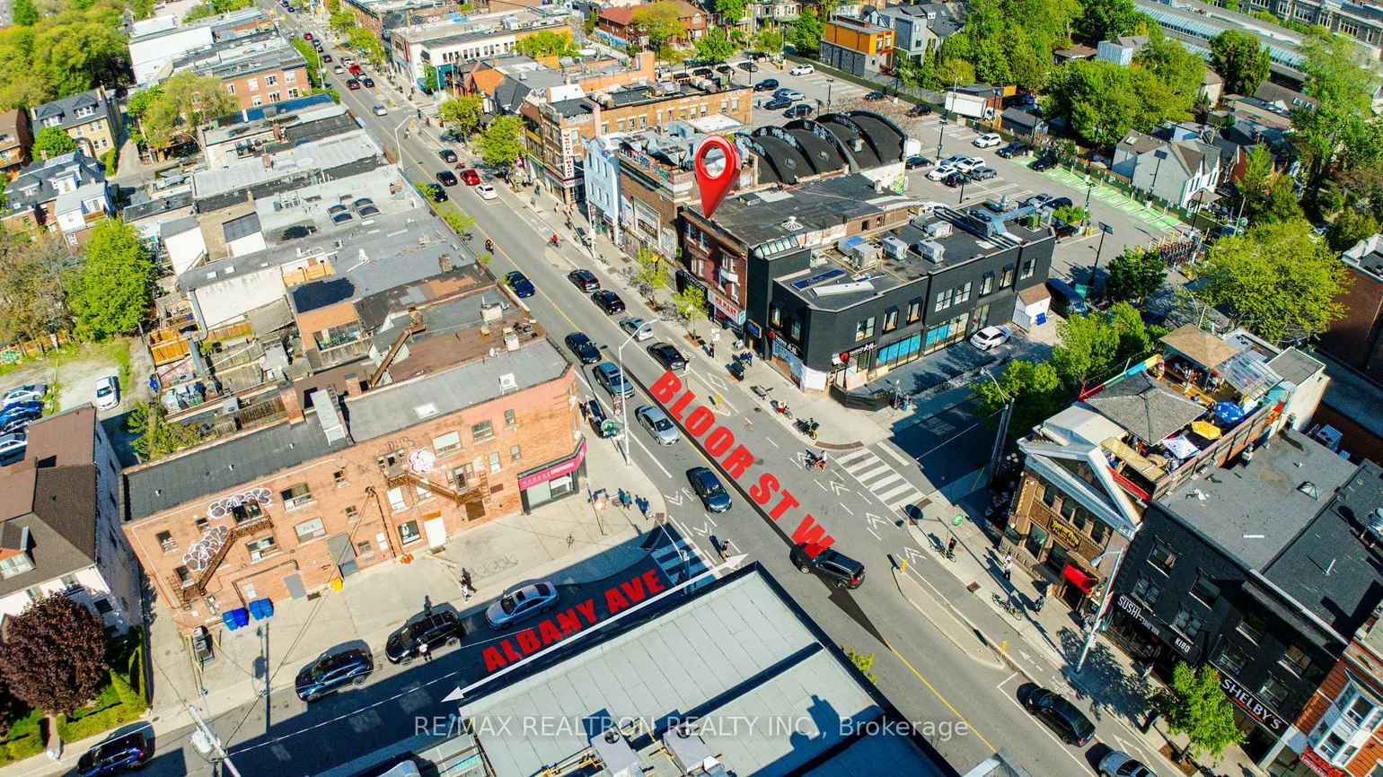 533, Bloor, University, Toronto
