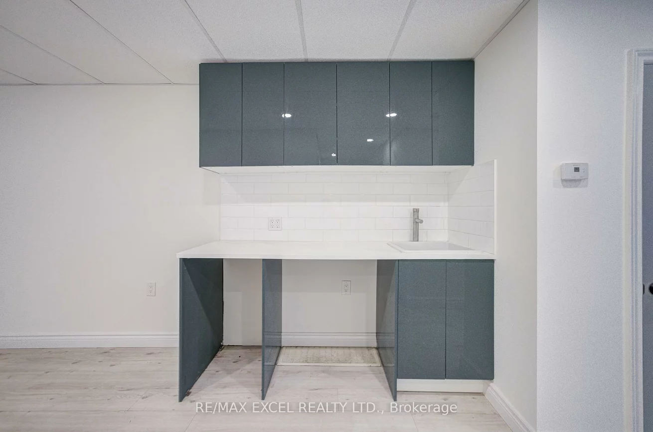 300, Gerrard, Cabbagetown-South St. James Town, Toronto