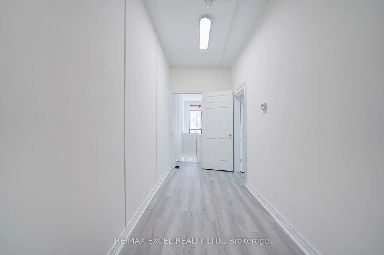 300, Gerrard, Cabbagetown-South St. James Town, Toronto