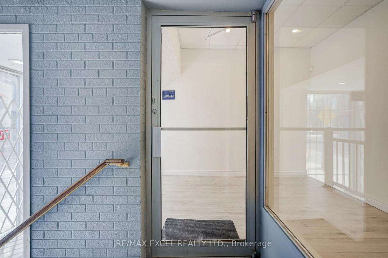 300, Gerrard, Cabbagetown-South St. James Town, Toronto