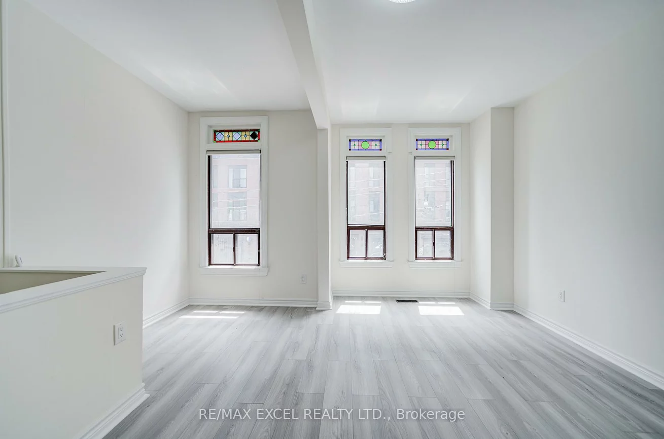 300, Gerrard, Cabbagetown-South St. James Town, Toronto