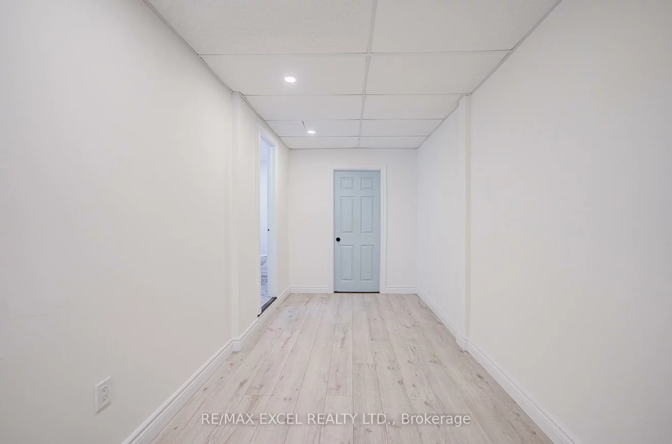 300, Gerrard, Cabbagetown-South St. James Town, Toronto