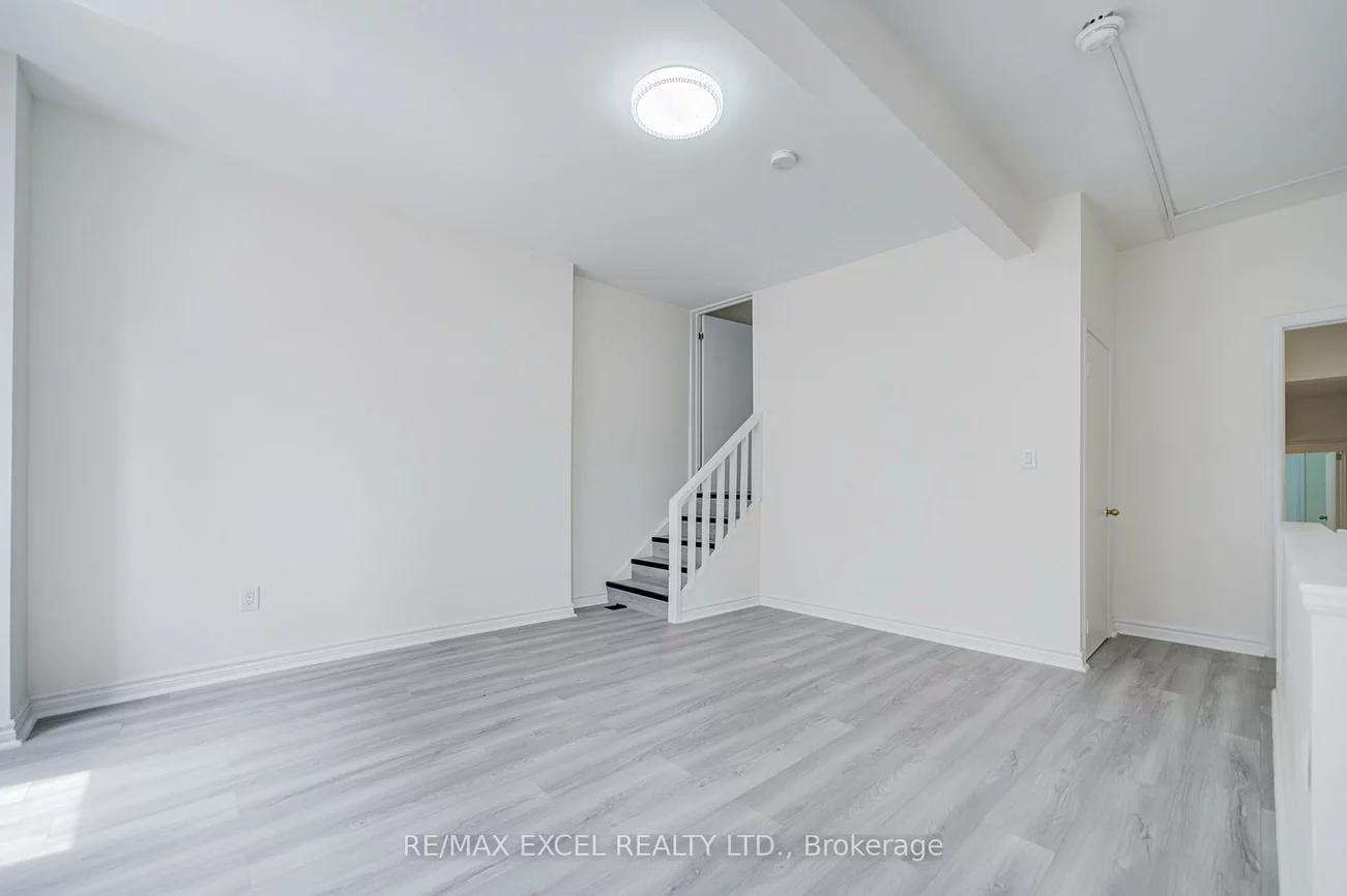 300, Gerrard, Cabbagetown-South St. James Town, Toronto