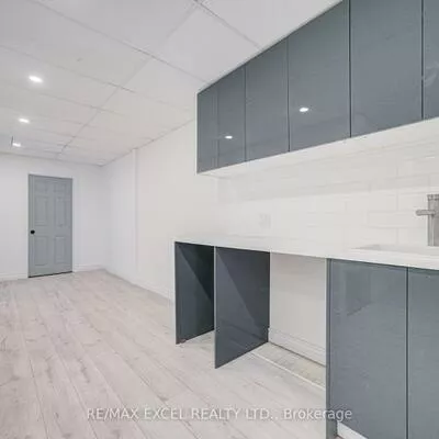 Commercial for sale, 300, Gerrard, Cabbagetown-South St. James Town, Toronto