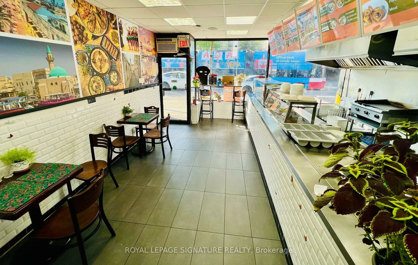 761, Dundas, Trinity-Bellwoods, Toronto