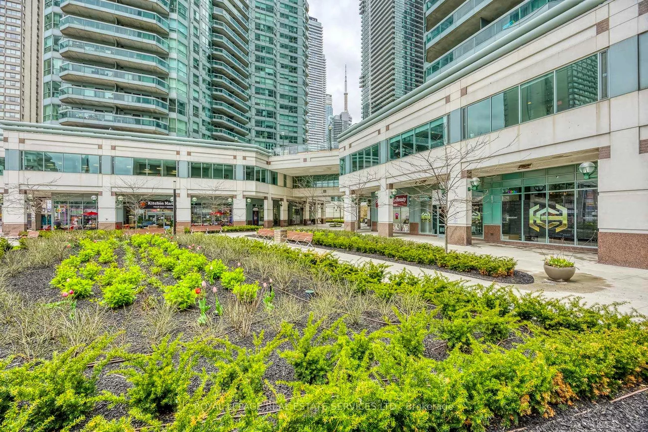 10, Yonge, Waterfront Communities C1, Toronto