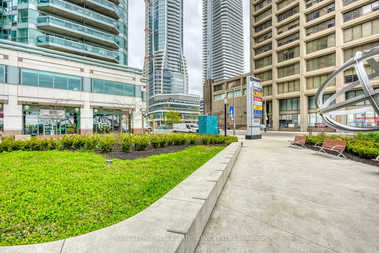 10, Yonge, Waterfront Communities C1, Toronto