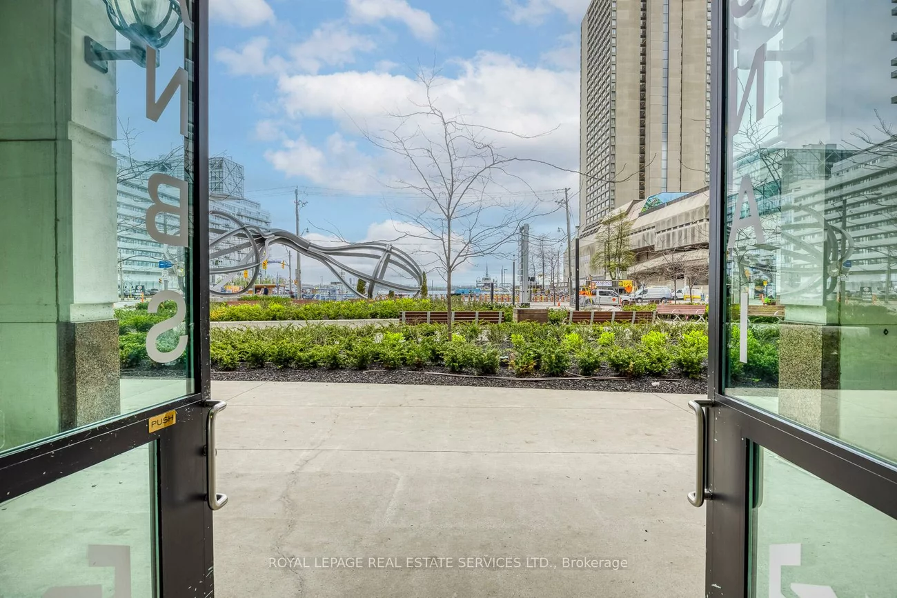 10, Yonge, Waterfront Communities C1, Toronto