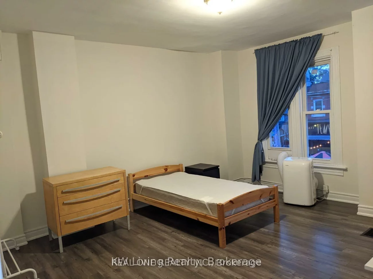27, Kensington, Kensington-Chinatown, Toronto