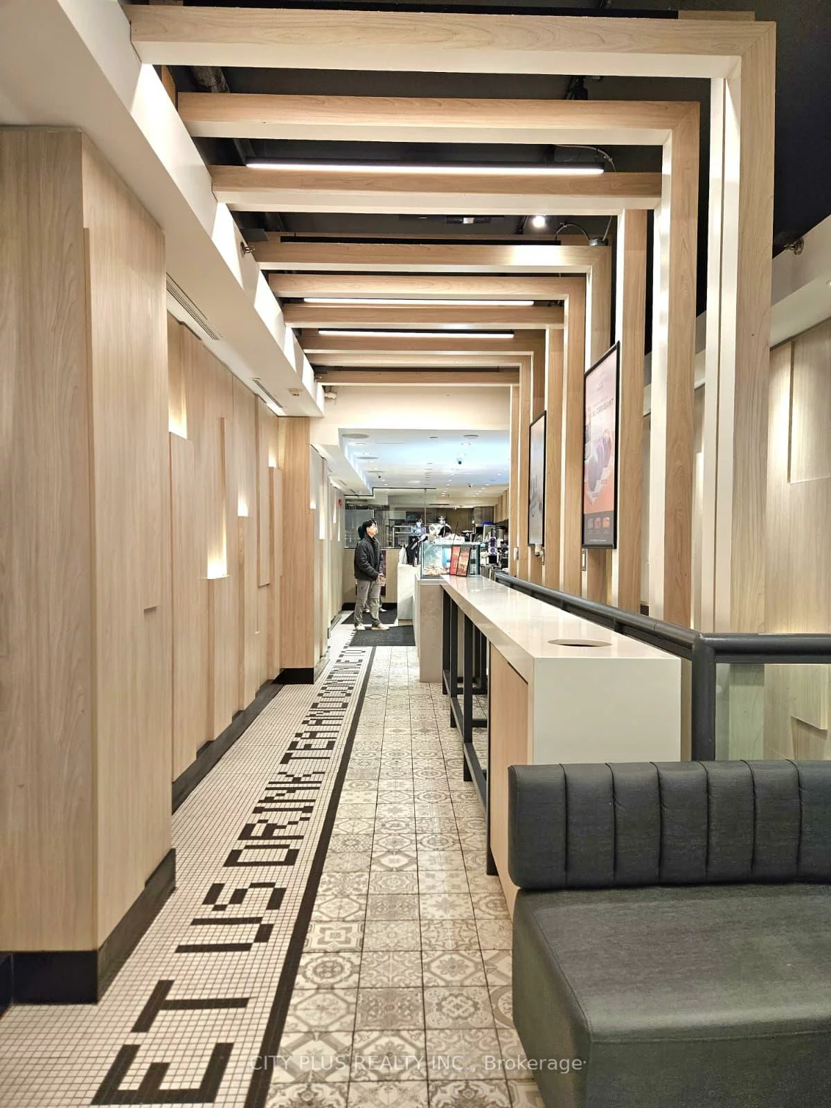 626, Yonge, Bay Street Corridor, Toronto