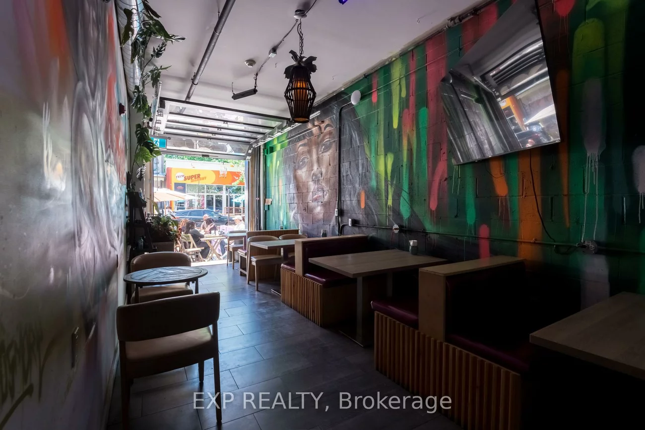 305, Augusta, Kensington-Chinatown, Toronto