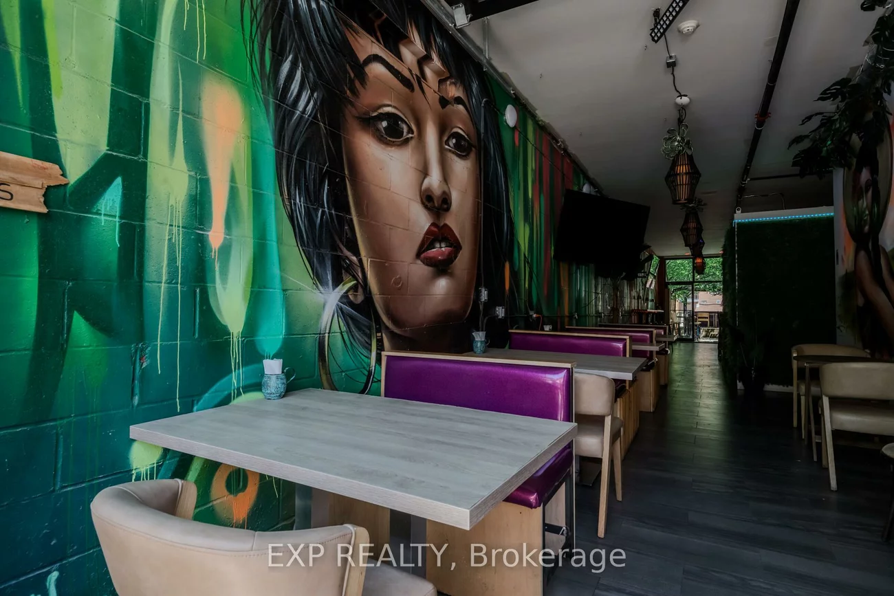 305, Augusta, Kensington-Chinatown, Toronto